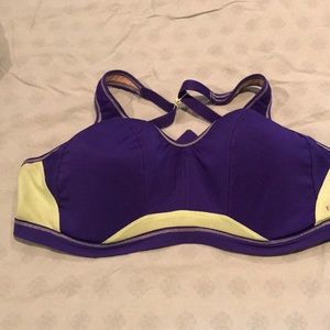 Freya underwire sports bra